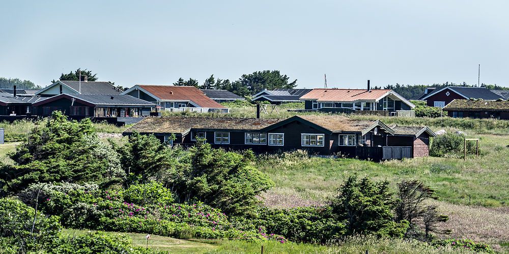 (Arkiv) Udviklingen i ledigheden er vidt forskellig i kommunerne. Blandt andet har sommerhusgæster i juli givet mange job i kommuner med faldende ledighed.