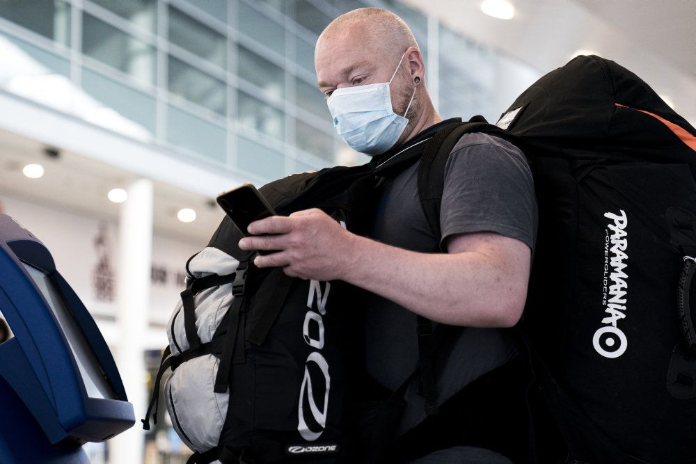 Nu er det slut med pålagt karantæne for dem, der rejser ind i Norge fra Region Sjælland - medmindre de rejser igennem et område, der stadig er omfattet af kravet. (Arkivfoto)