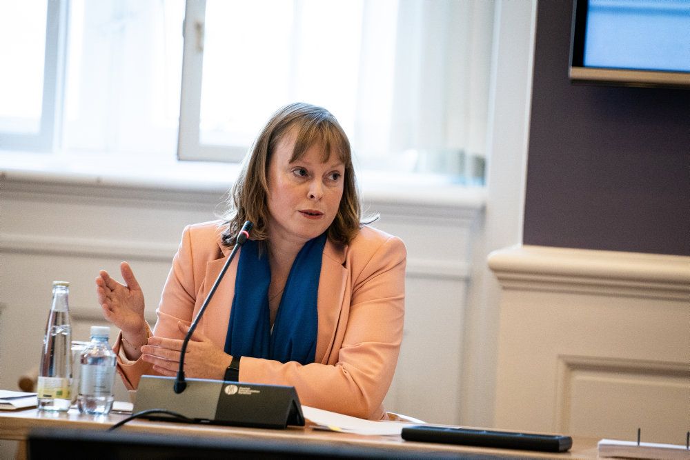 Kulturminister Joy Mogensen (S) vil se på, om det berømte Jazzhus Montmartre i København kan reddes fra en lukning som følge af coronakrisen. Her ses ministeren i et samråd torsdag om noget helt andet.