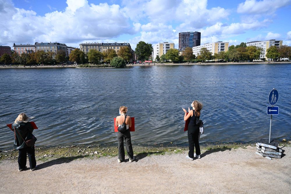 Menneskekæden om Søerne finder sted rundt om alle søerne fra Sankt Jørgens sø ved Vesterbro til Sortedams sø i øst ved Østerbro. Arrangørerne forventer omkring 7000 deltagere.