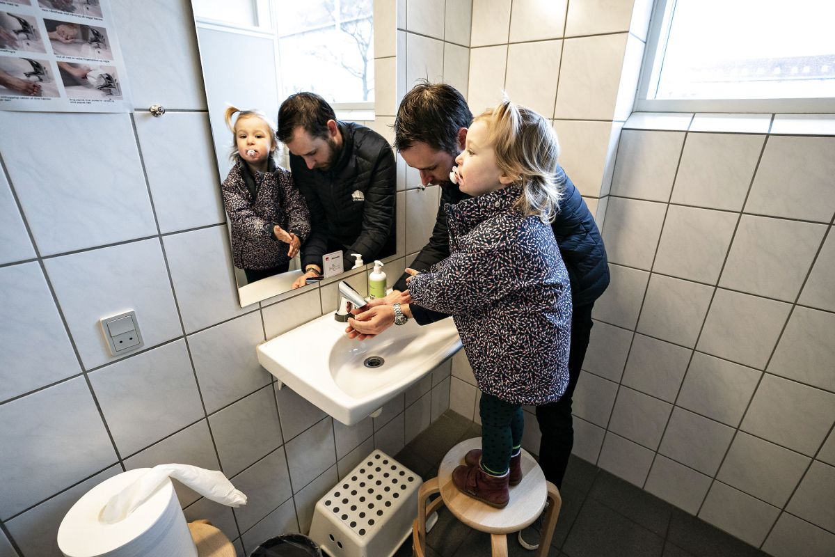 "Måske har den ekstra høje hygiejnestandard bremset andre smitsomme sygdomme som influenza, maveinfektioner og forkølelse," siger sundhedschef i Vejle Kommune, Diana Krogstrup, til TV SYD.