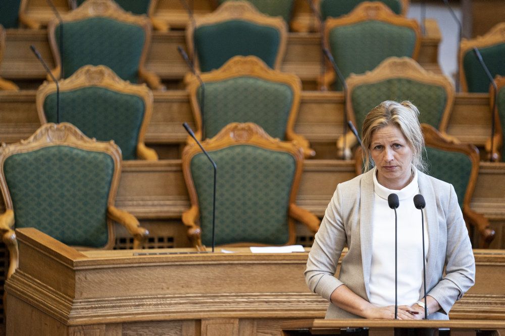 Dansk Folkepartis Marie Krarup er ikke enig med resten af partiets folketingsgruppe, som i sidste uge besluttede at støtte et forbud mod omskæring af drenge under 18 år. Derfor siger hun nu, at hun ikke vil genopstille ved næste valg.