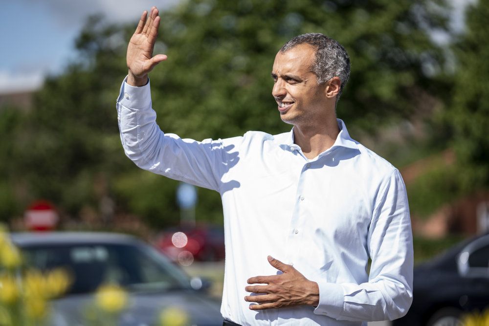 Udlændinge- og Integrationsminister Mattias Tesfaye (S) varslede for 10 måneder siden, at man skulle kigge på au pair-ordningen. Siden er der ikke sket noget.