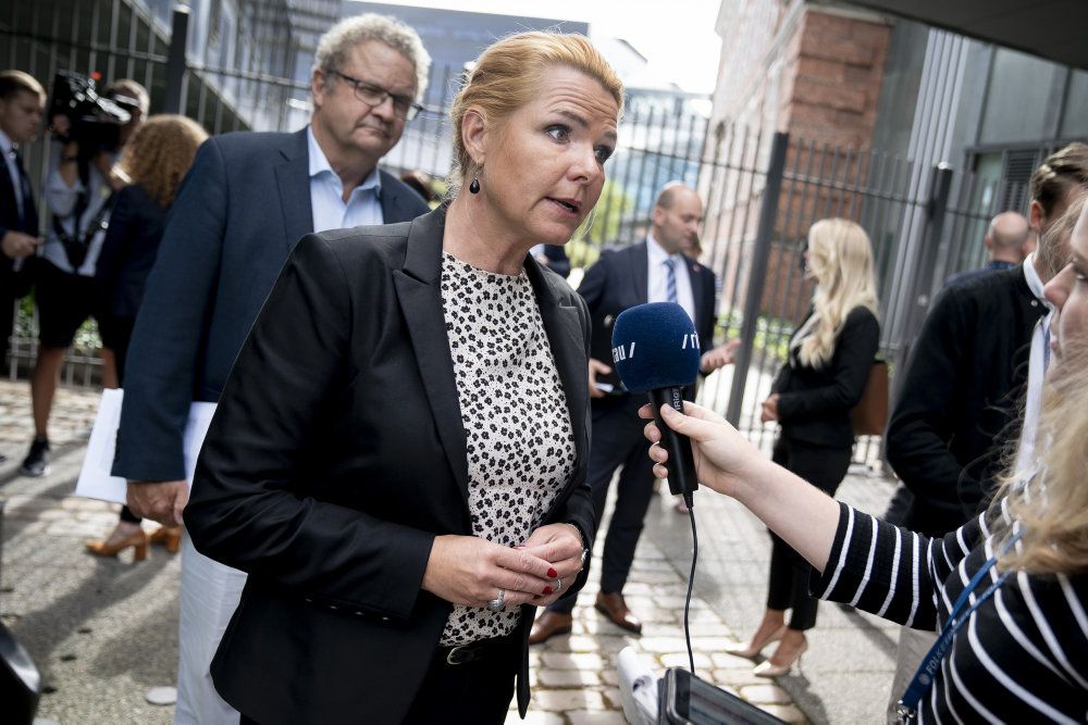 - Nej, de siger, at der er ikke noget i den mail, sagde Inger Støjberg under sin afhøring, at hendes embedsmænd havde sagt til hende under et møde i ministeriet.