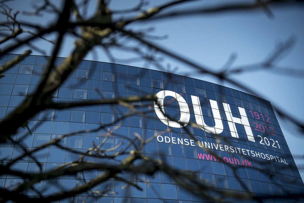 Der er tæt på 8000 fuldtidsansatte på Odense Universitetshospitals afdeling i Odense. (Arkivfoto)