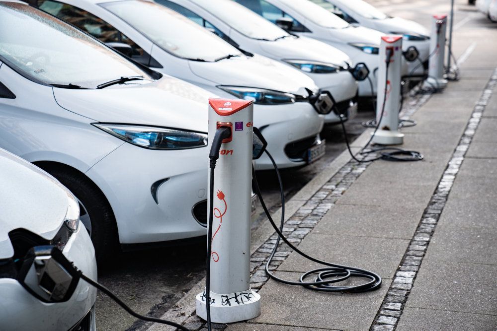 500.000 elbiler på vejene i 2030 vil give en reduktion på en million ton drivhusgasser. (Arkivfoto)