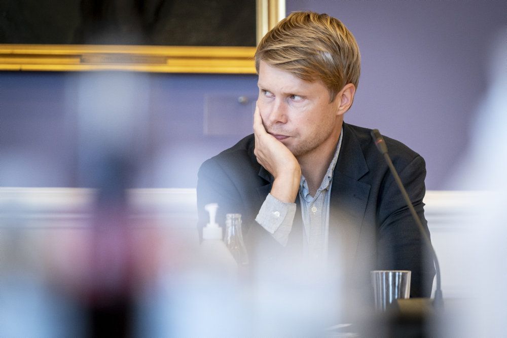 Christoffer Aagaard Melson (V) siger, at minister Dan Jørgensen (S) har udskiftet sin ambition om, at alle danskere skulle have en ordentlig internetforbindelse i 2020 til, at ambitionen nu i stedet ligger i midten af årtiet. Arkivfoto.
