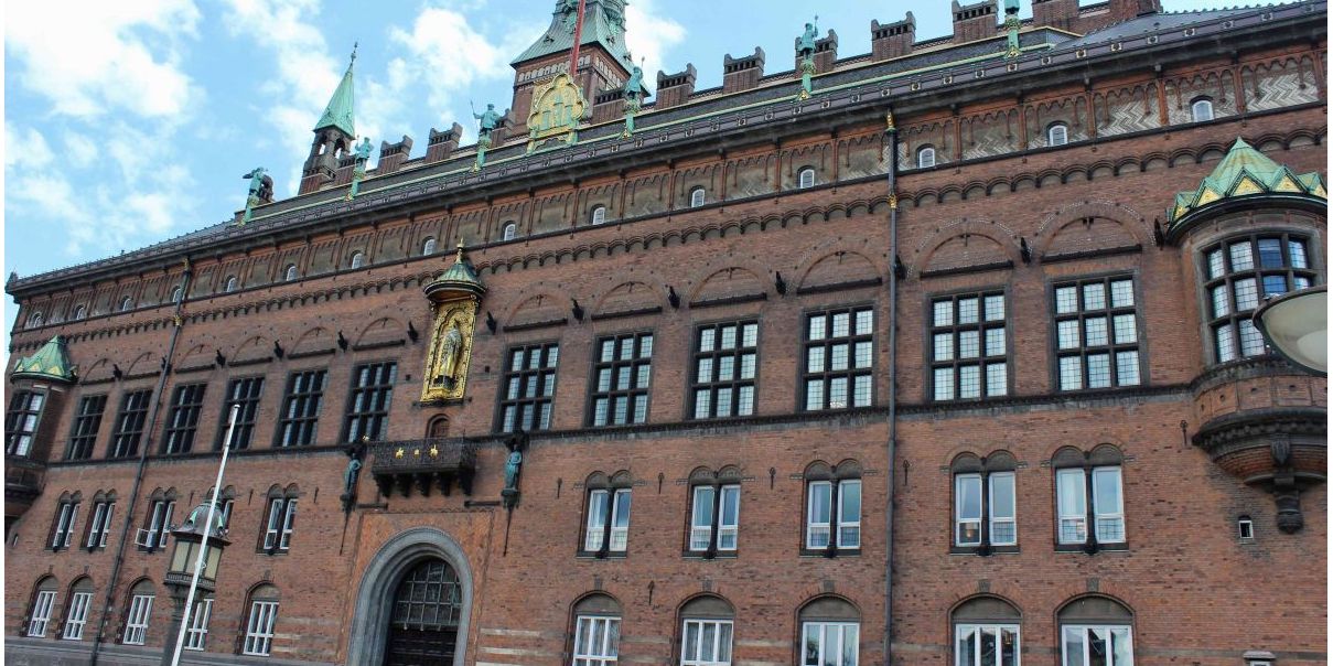 Et stort flertal i Københavns byråd blev natten til onsdag enige om en budgetaftale for 2021. Den nye budgetaftale har fået navnet "Investering i velfærd og fremtidens grønne by".