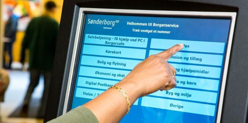 Åbningstiderne i borgerservice i Sønderborg Kommune ændres fremover, så borgerne i langt højere grad kan komme i tale over telefonen med medarbejderne. (Arkiv)