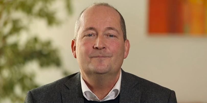 Lemvig Kommunes borgmester, Erik Flyvholm (V) overvejer, om der i fremtiden skal være færre medlemmer af kommunalbestyrelsen.