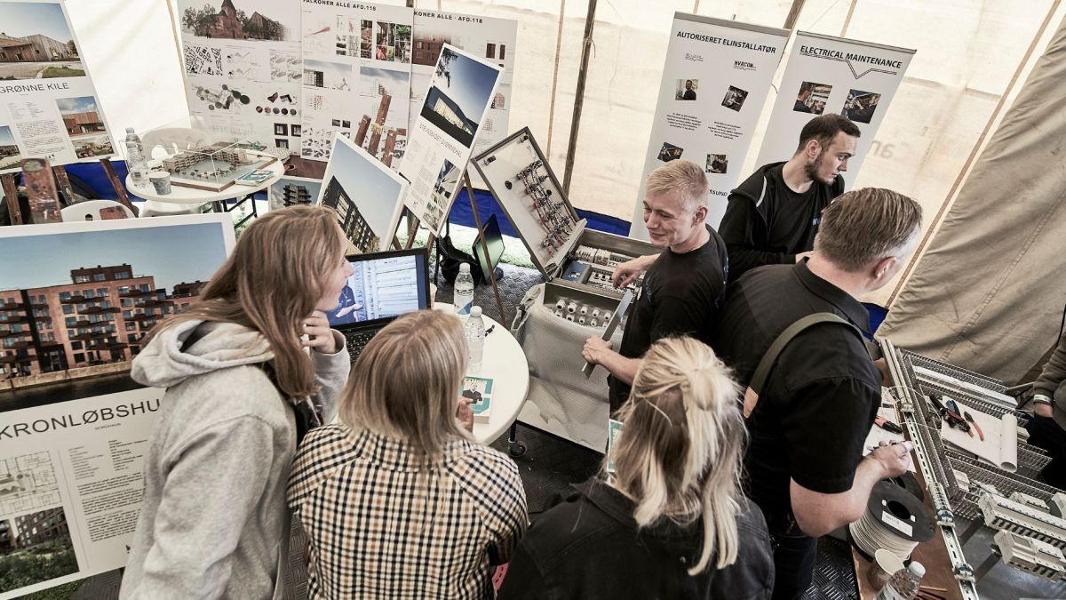På en årlig 'Campusdag XL' i Frederikssund Kommune får virksomheder og skoleelever for alvor mulighed for at stille spørgsmål til hinanden. Dagen menes at være en af årsagerne til  flotte tal for antallet af elever, som vælger en erhvervsuddannelse.