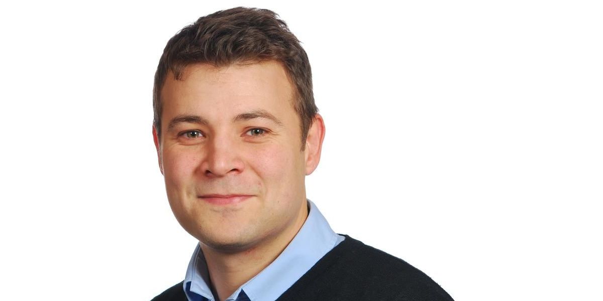 Karim Arfaoui (S), formand for Klima- og Miljøudvalget i Roskilde Kommune, har svært ved at forestille sig, at man nogensinde kan blive helt fri for at bruge pesticider i kommunalt regi. (Arkiv)