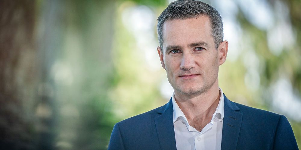 (Arkiv) Konservative vil ikke spare på beskæftigelsesindsatsen for at finansiere tidlig pension, siger finansordfører Rasmus Jarlov.