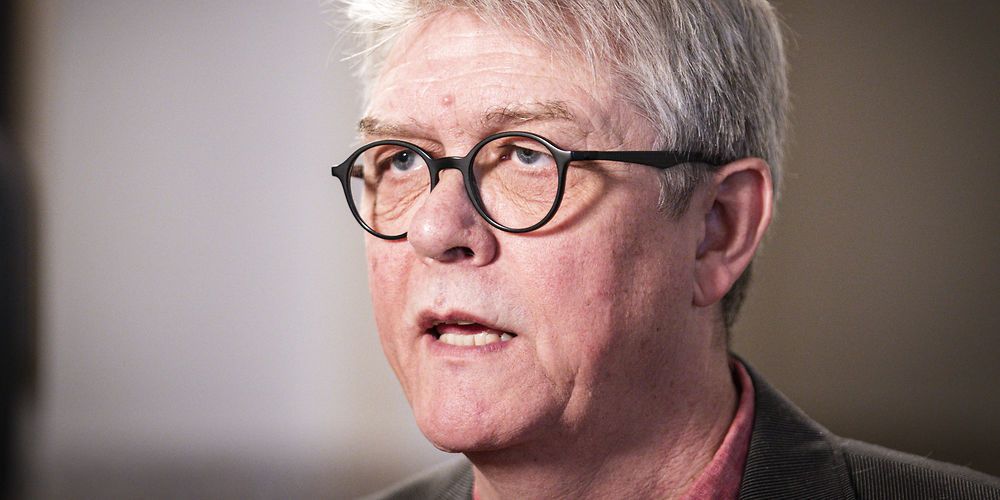 "Borgere på ressourceforløb bliver helt paf, når de finder ud af, at der sker en modregning på 100 procent," siger Karsten Hønge (SF) om 100 procents modregning i invalidepension på ressourceforløb og i jobafklaring. "Vi skal have løst det, så det er fair."