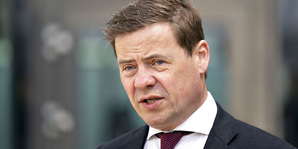 KL's udvalgsformand Thomas Kastrup-Larsen er åben over for milliardbesparelse på jobcentrene, siger han til Ritzau.