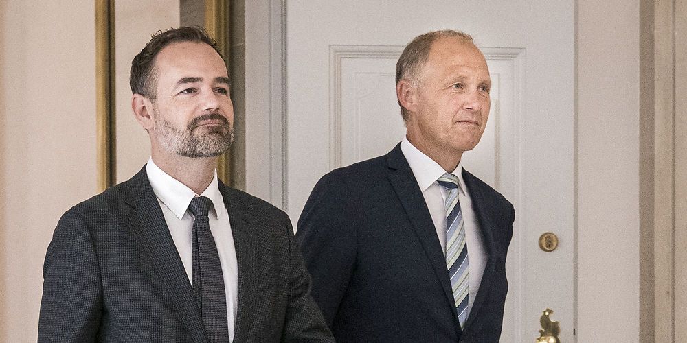 Selvom KL's formandsskab Jacob Bundsgaard og Martin Damm med stor sandsynlighed har sikret kommunerne en milliardgevinst ved økonomiforhandlingerne, så må kommunerne ikke bruge penge til bedre service. Få forklaringen her.