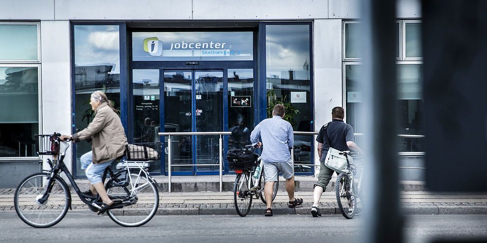(Arkiv) Store besparelser på jobcentrene har længe være efterlyst af både højre- og venstrefløj. Nu bliver det med Socialdemokratiet i regering, at budgettet skæres med 1,1 milliarder kroner fra 2024.