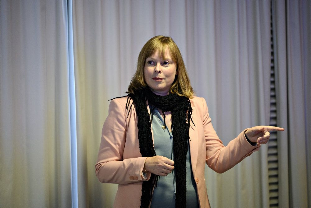 Kirkeminister Joy Mogensen (S) skal sammen med udlændinge- og integrationsminister Mattias Tesfaye (S) fredag holde møde med repræsentanter for muslimske trossamfund. Det sker efter den seneste tids historier om negativ social kontrol. (Arkivfoto)