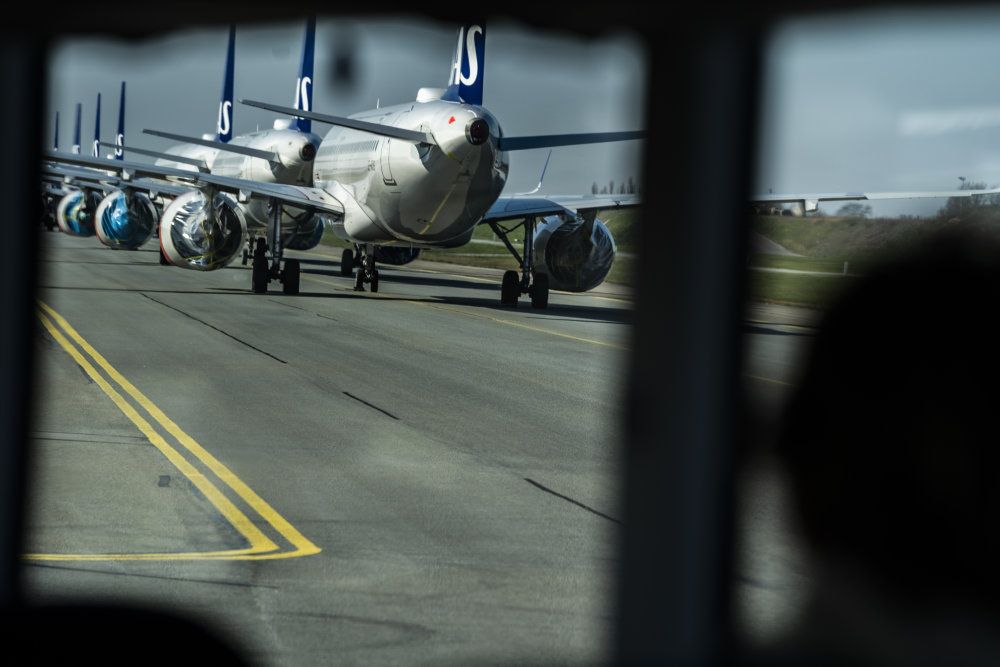 Mange fly er blevet holdt på jorden som følge af udbruddet af coronavirus.