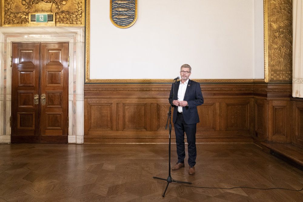 Frank Jensen udtaler sig til pressen efter krisemøde på Rådhuset