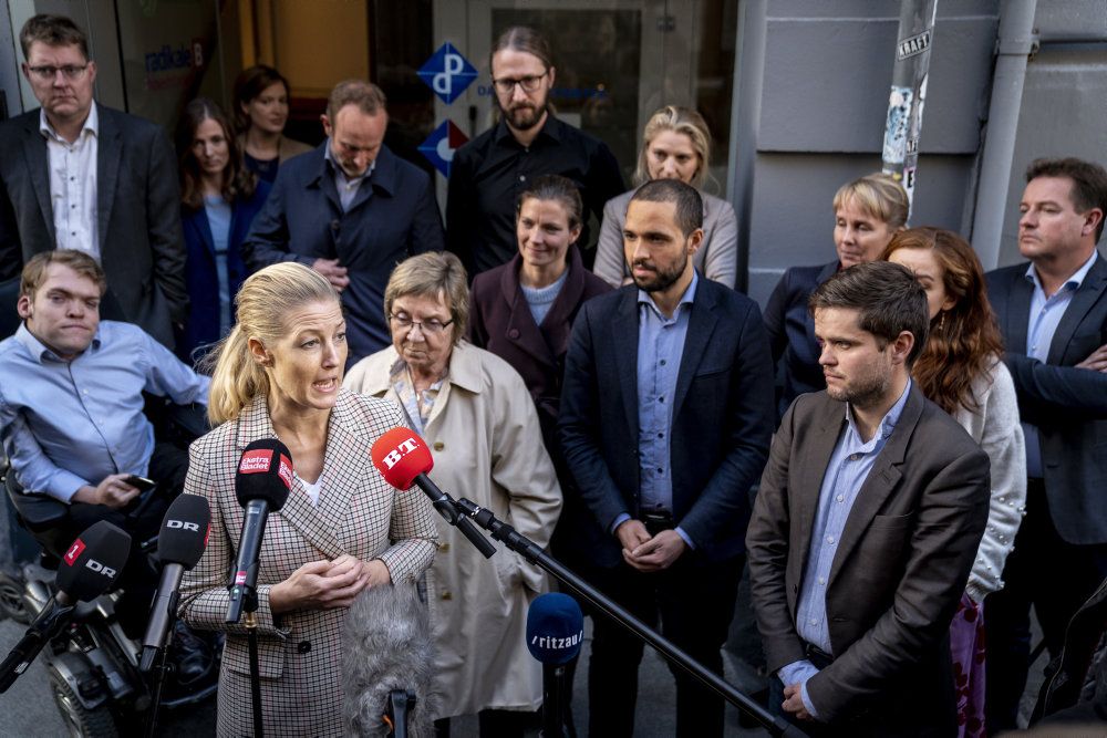 Jens Rohde, der her ses yderst til højre, er som andre træt af krisen hos De Radikale. Ifølge Ekstra Bladet sonderer han terrænet for et nyt parti, hvilket han dog selv afviser. (Arkivfoto)