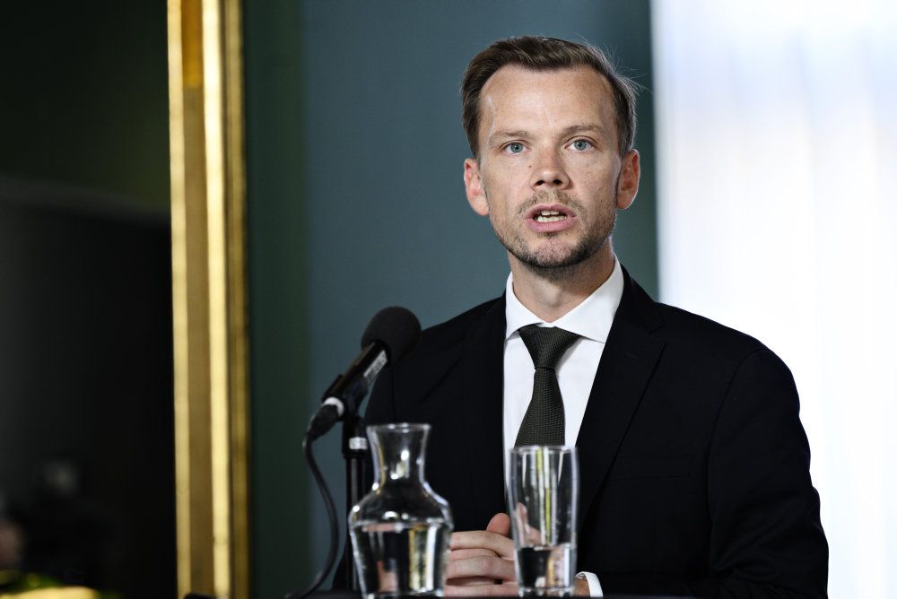 Beskæftigelsesminister Peter Hummelgaard (S), da finansministeren, erhvervsministeren, beskæftigelsesministeren og kulturministeren afholdt pressemøde om økonomien omkring de skærpede corona-restriktioner, i Finansministeriet i København lørdag den 24. oktober 2020.