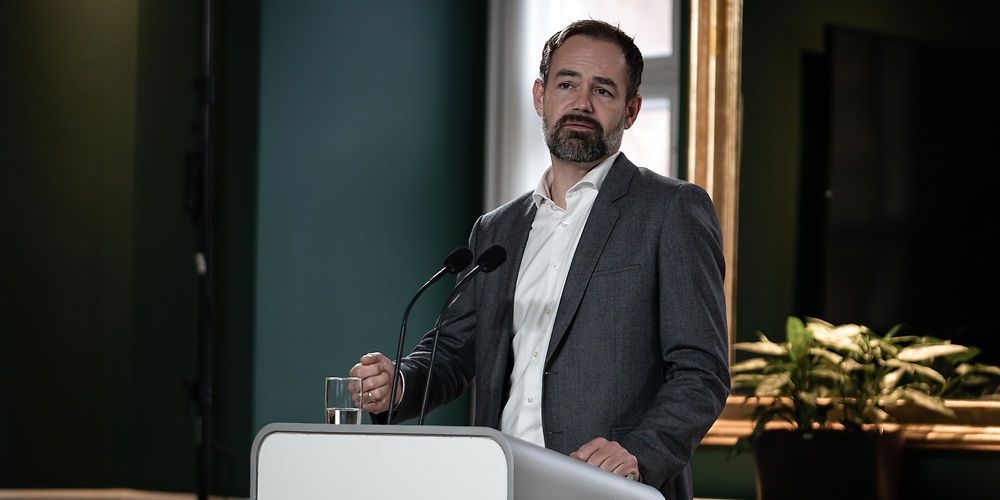 KL-formand, Jacob Bundsgaard (S), stillede ved torsdagens pressemøde om grønne offentlige indkøb ikke krav om øget kommunal finansiering, selvom de skal købe mere bæredygtigt ind.