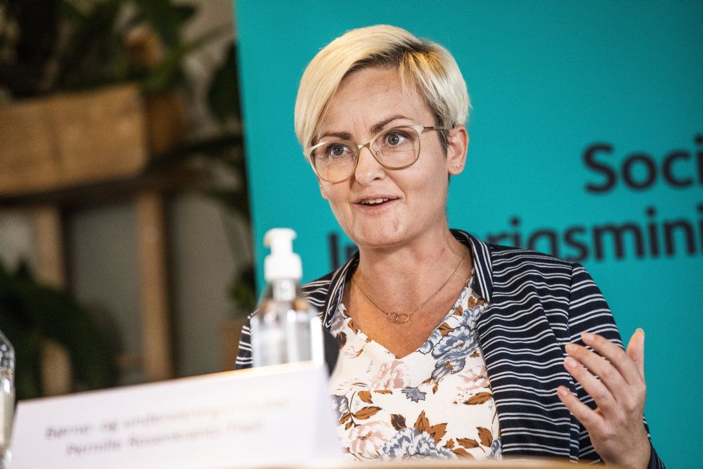 Børne- og undervisningsminister Pernille Rosenkrantz-Theil (S) mener, at Sophie Hæstorp Andersen skal være Socialdemokratiets kandidat til overborgmesterposten i København.