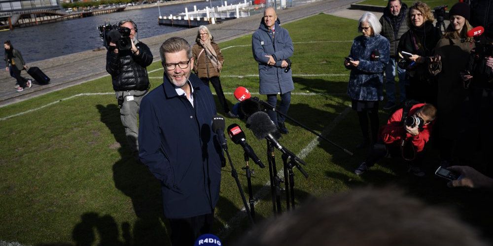 Frank Jensen (S) holdt pressemøde på Islands Brygge mandag middag. Her fortalte han, at han træder tilbage som overborgmester i København og som næstformand i Socialdemokratiet
