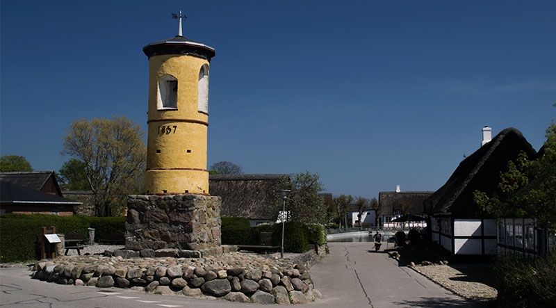 Samsø er en af de få kommuner i Danmark, hvor der ikke er registreret nogen coronasmittede i kommunen inden for den seneste uge. Fotoet er fra Nordby på Samsø.