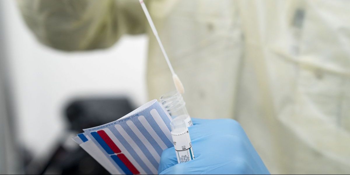 Odder Kommune har uddannet medarbejdere i plejesektoren, der skal teste kollegerne for coronavirus. (Arkiv)