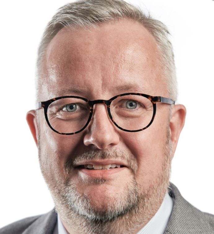 Flere landkommuner døjer med, at der bliver færre og færre mennesker i kommunen. En bekymring som borgmesteren i Assens Søren Steen Andersen (V) også har.