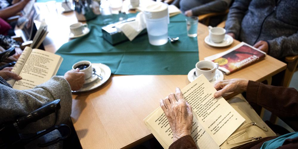 Andelen af ældre, der flytter i plejebolig, fortsætter med at falde. Til gengæld er det absolutte antal ældre i plejeboliger for første gang i en årrække steget siden sidste år.