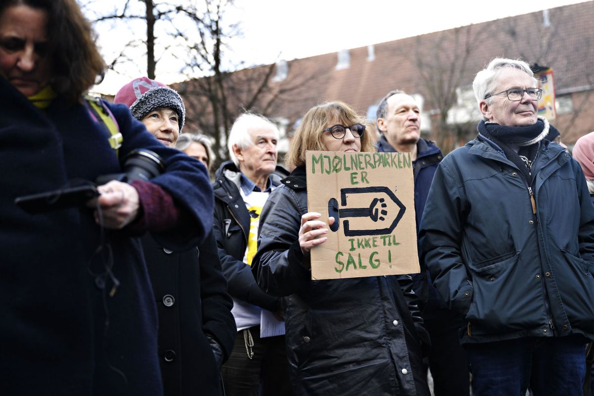 Beboere i Mjølnerparken i København forsøger ligesom beboere i andre ghettoer med juridiske midler at forhindre opsigelser.