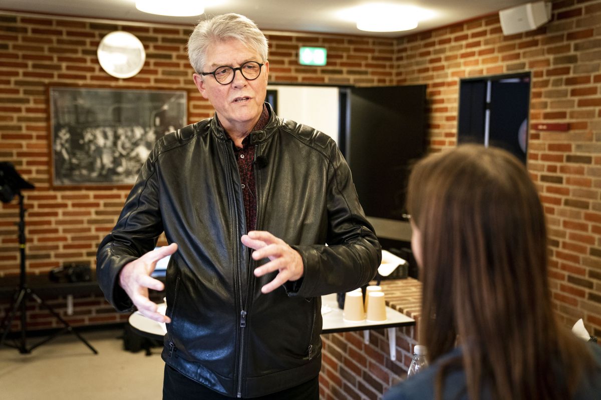 'Ansatte må aldrig stå i en situation, hvor de bliver tvunget til at bryde corona-restriktioner for at undgå en fyreseddel,' siger SF's beskæftigelsesordfører Karsten Hønge.