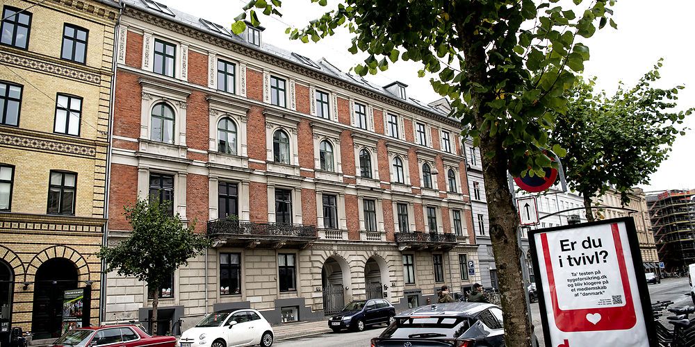 Det er lejligheder såsom dem man ser her i Frederiksberg Kommune, der forventes at få de største stigninger i ejendomsværdien, fordi boligpriserne er steget voldsomt. Det er godt nyt for ejerne, fordi det giver dem en større skatterabat.
