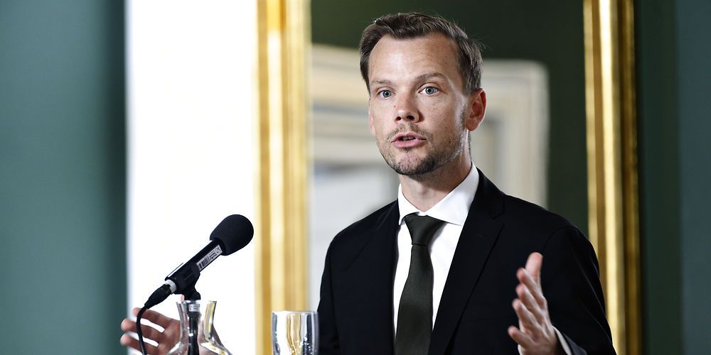 Beskæftigelsesminister Peter Hummelgaard (S) vil stoppe administrativt kaos i kommunernes refusioner med lovændring.