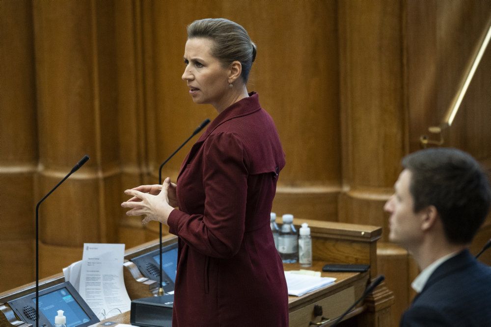 Statsminister Mette Frederiksen (S) er kommet i politisk stormvejr i forbindelse med sagen om aflivning af alle mink i Danmark.