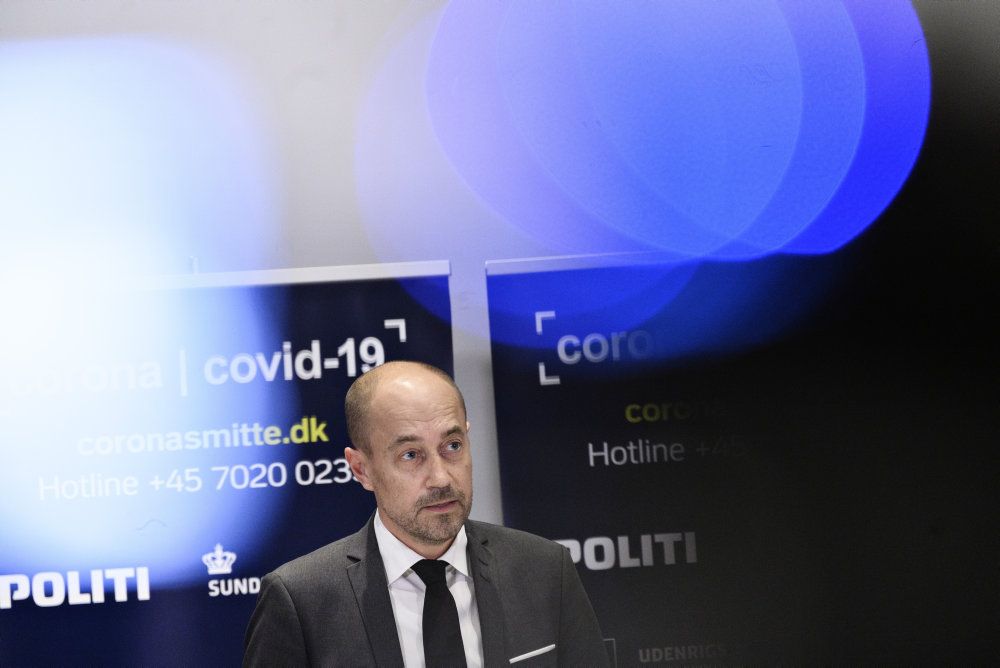 Sundhedsminister Magnus Heunicke glæder sig over, at tiltag og restriktioner, der er indført for at bremse smittespredningen ser ud til at virke. Den seneste uge er kontakttallet faldet til under 1. (arkivfoto).