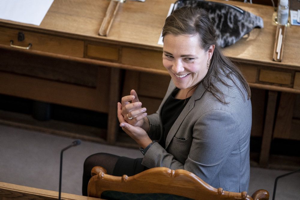 Social- og indenrigsminister Astrid Krag (S) fortæller, at Folketinget nu vil lukke en række huller i loven omkring indsamling af vælgererklæringer.