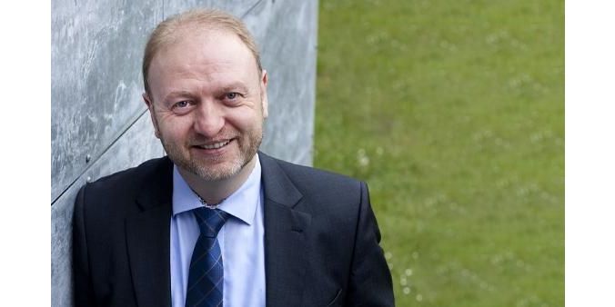 Kommunaldirektør i Favrskov Kommune Jan Kallestrup beder kommunens medarbejdere om at slå smitte-app fra, når de er på arbejde. (Arkiv)