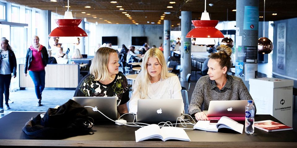 Den manglende kontakt til udsatte børn og unge forventes at føre til endnu flere sager, når nedlukningen er slut, siger socialrådgivere, (Arkiv)