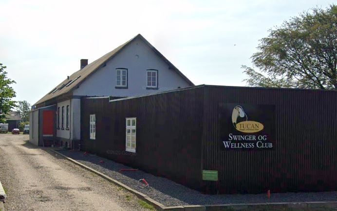 Swingerklubben Tucan vil gerne have lov til, at gæsterne kan have campingvogne stående ved klubben. Men kommunen siger nej.