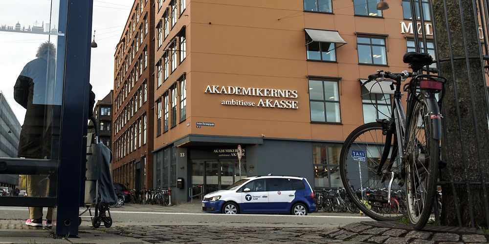Alle forsikrede ledige får forlænget dagpengeperioden med to måneder på grund af smittestigningen.