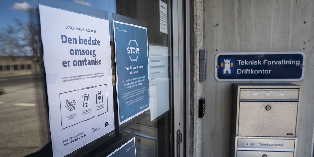 I flere kommuner er personalet ad flere omgange blevet sendt hjem i løbet af 2020, og mange er blevet nødt til at udskyde kurser, rejser, nyansættelser, og meget andet. Alligevel svarer de fleste kommuner, at de har haft merudgifter på administration i 2020.