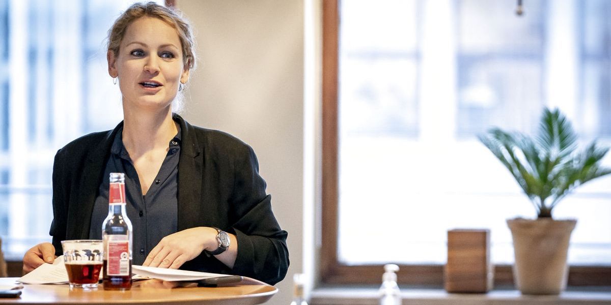 "Jeg kan være bekymret for, at tvangsbortadoption bliver en måde for kommunerne at sløjfe udgifter," siger Enhedslistens politiske ordfører Pernille Skipper til Berlingske.