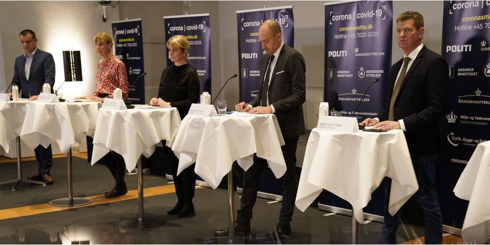 Sundheds- og ældreminister Magnus Heunicke (S) holder sammen med en række myndigheder pressemøde om kommende restriktioner i hovedstadsområdet.