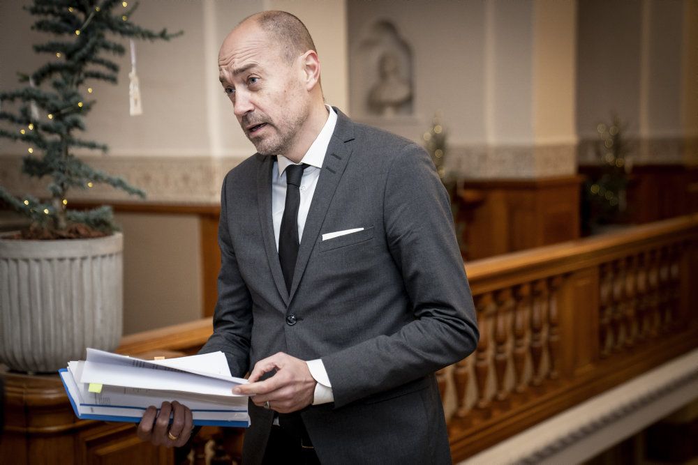 Coronakrisen betyder overarbejde for sundhedminister Magnus Heunicke (S).