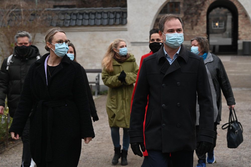 Miljøminister Lea Wermelin (S) og finansminister Nicolai Wammen (S) kunne fredag repræsentante en natur- og biodiversitetspakke.