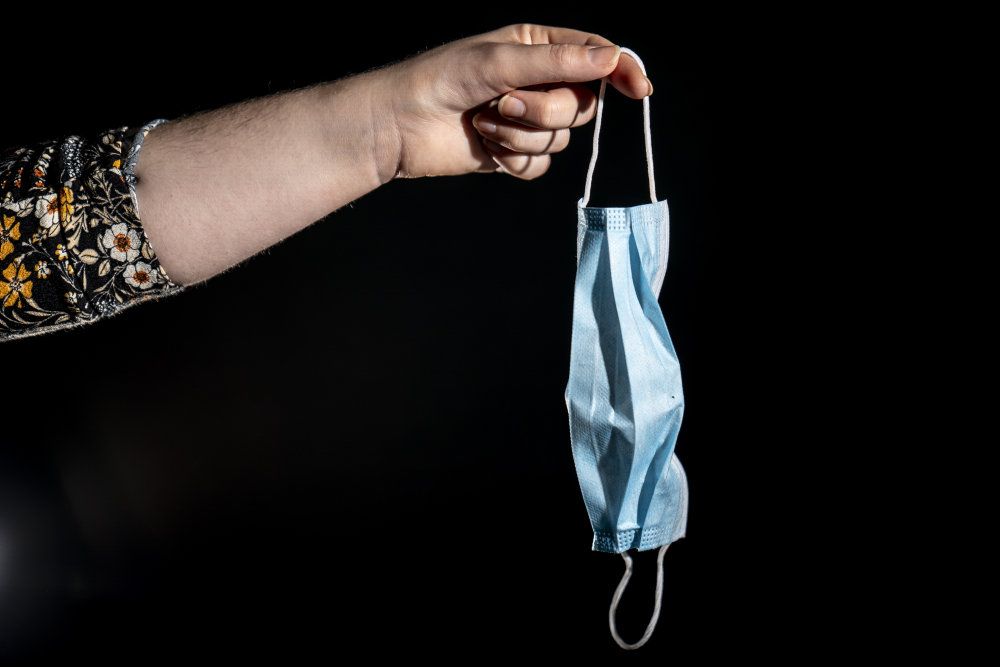 Det kan blive aktuelt at øge brugen af mundbind i Region Hovedstaden efter ny risikovurdering for smitte med coronavirus. (Arkivfoto)